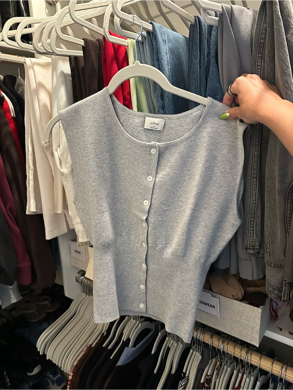 Aritzia golightly sleeveless cardigan